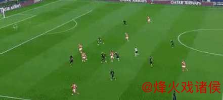 欧冠-拉菲尼亚致胜莱万梅开二度 巴萨5-4险胜本菲卡