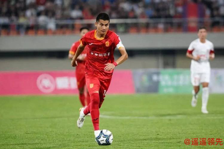 中甲“本土射手王”完成自我救赎，赛前黄希扬私信向余望：不进决赛不准回来
