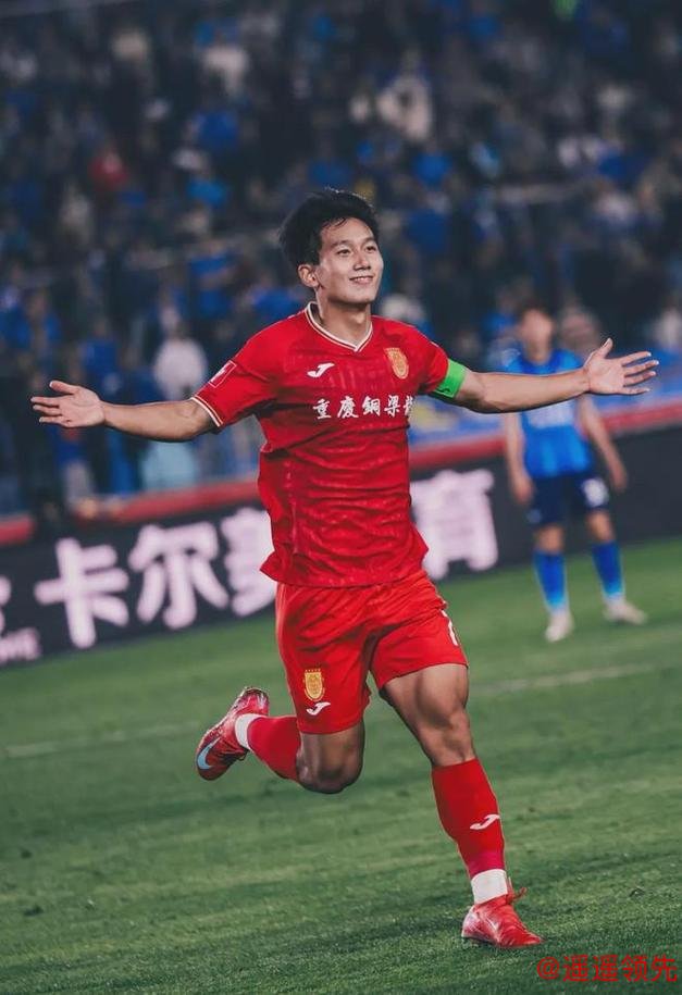 中甲“本土射手王”完成自我救赎，赛前黄希扬私信向余望：不进决赛不准回来