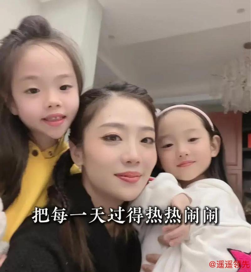 杨威女儿9岁生日，姐姐个头矮一截，妹妹近视眼，双胞胎差别好大
