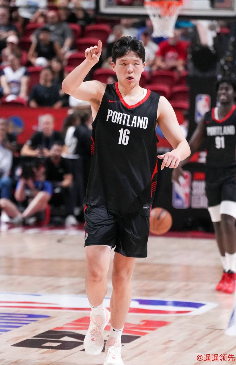 杨瀚森3分半1失误詹姆斯20+9+8 开拓者轻取湖人